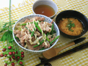 豚ねぎマヨ丼