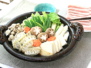 鍋スープの餃子鍋