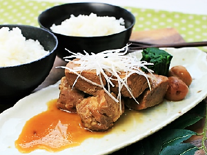 はちみつ梅の豚角煮